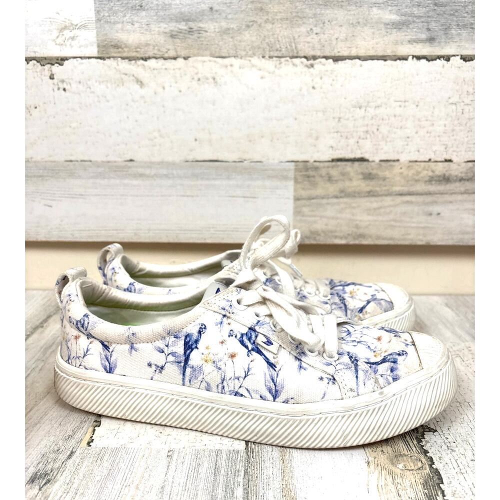 Cariuma Womens 10 White Blue Parrot Print Canvas Sneakers Coastal Lace Up Shoe